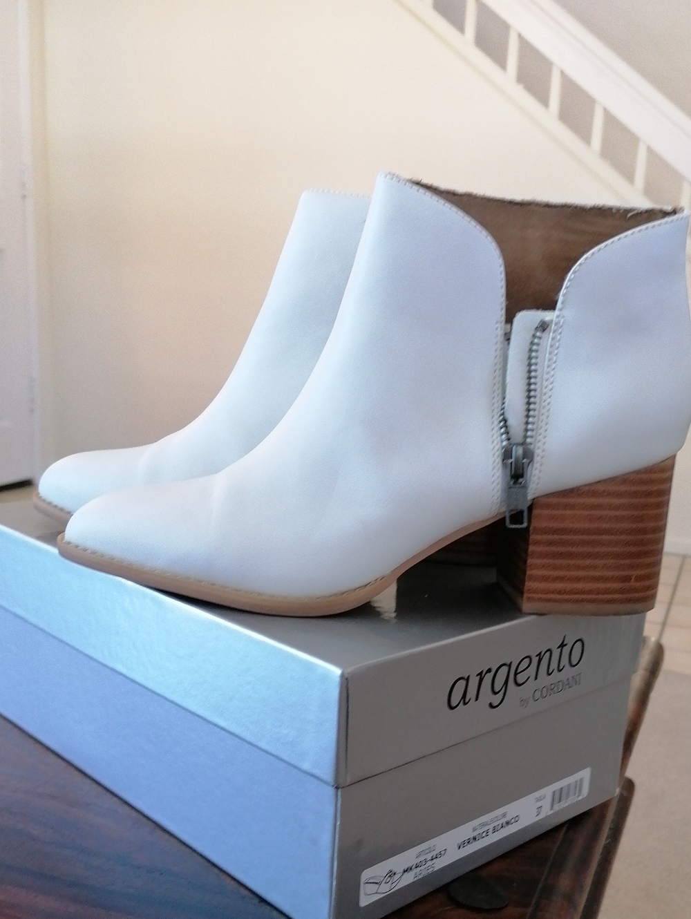 Seychelles Sleek White Leather Ankle Boots with Stacked Heel. Comfortable chic.